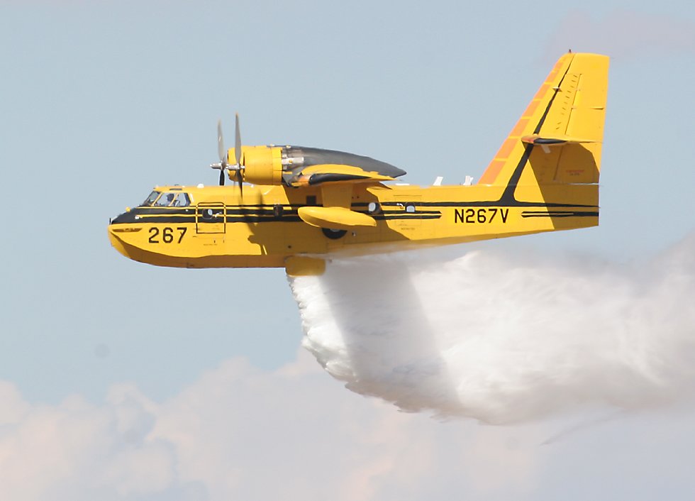 Направени 12 летови и исфрлени 30 тони вода, се уште активни пожарите на Јабланица и Крушево