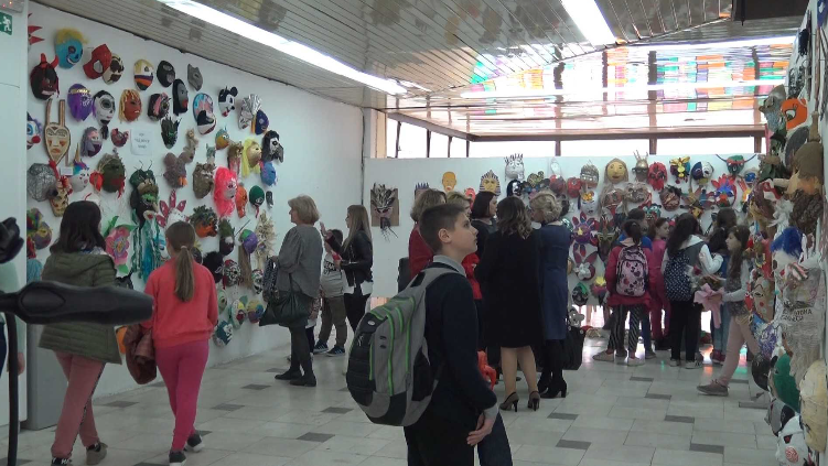 Со изложба на стотици маски почна прилепскиот карневал „Прочка 2019“